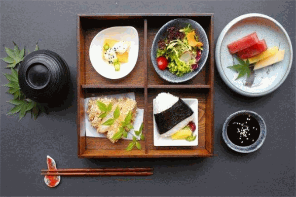 鱼之鮨料理 匠心餐饮管理的艺术与实践